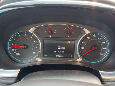 Used 2023 Chevrolet Traverse LT AWD/4WD image 27