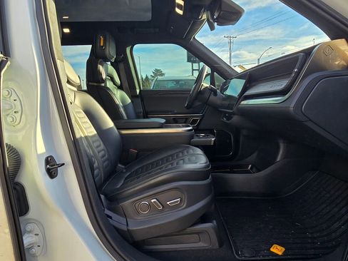 Used 2024 Rivian R1S Adventure image 9