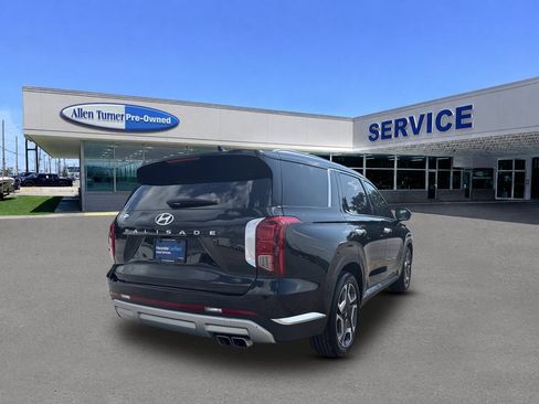 Certified 2023 Hyundai Palisade Limited FWD image 8