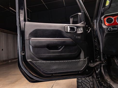 Used 2019 Jeep Wrangler Unlimited Rubicon image 26