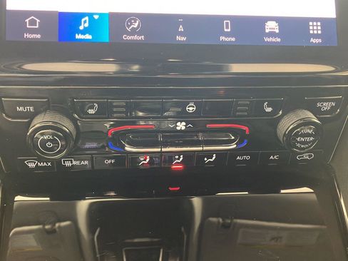 Used 2023 Jeep Grand Cherokee 4WD 4xe image 24