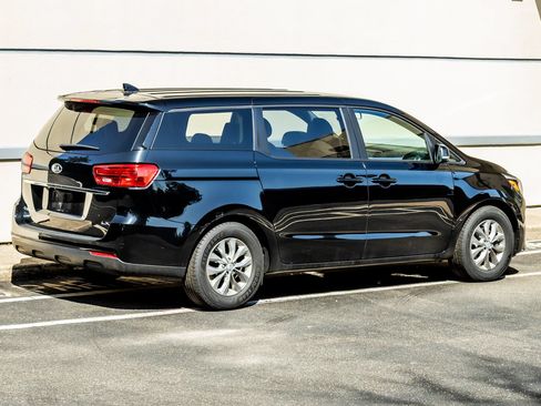 Used 2020 Kia Sedona LX FWD image 8