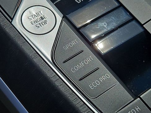 Certified 2023 BMW 330i xDrive Sedan w/ Driving Assistance Package image 25