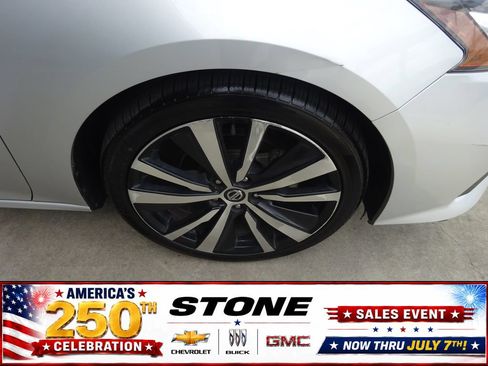 Used 2021 Nissan Altima 2.5 SR FWD image 9