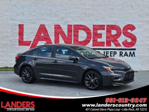 Used 2023 Toyota Corolla SE w/ SE Premium Package FWD image 1