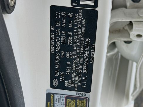 Used 2017 Kia Forte LX image 12