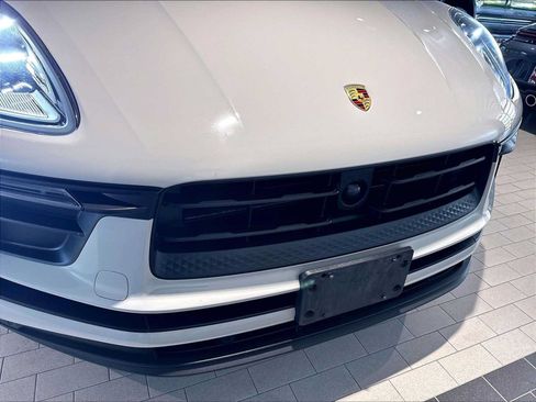 Used 2023 Porsche Macan AWD/4WD image 33