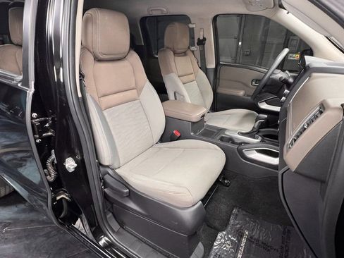 Used 2023 Nissan Frontier SV w/ Technology Package image 4