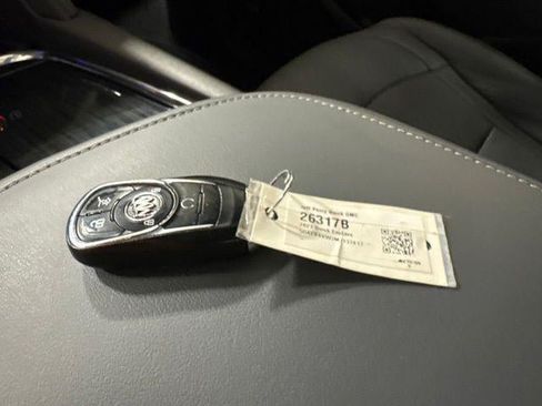 Used 2021 Buick Enclave Essence w/ Sound and Sites Package AWD/4WD image 32