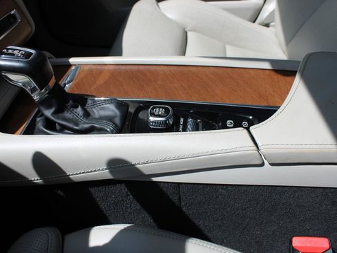 Used 2019 Volvo XC90 T6 Inscription w/ Protection Package Premier AWD/4WD image 37