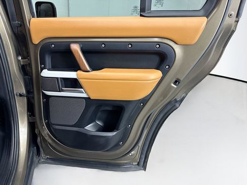 Certified 2024 Land Rover Defender 110 SE image 26