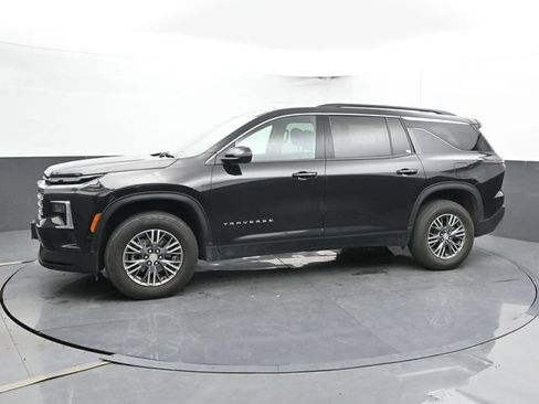 Used 2024 Chevrolet Traverse LT FWD image 8