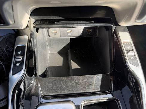 Certified 2022 Kia Sorento SX Prestige w/ Panoramic Sunroof Package AWD/4WD image 25