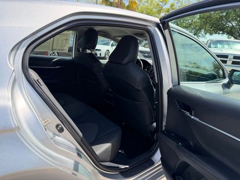 Used 2020 Toyota Camry SE image 28