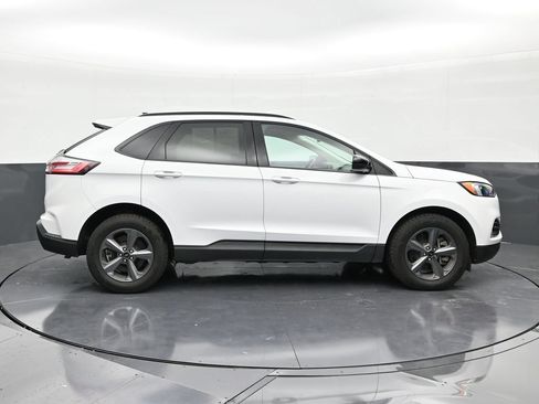 Used 2024 Ford Edge SEL w/ Sport Appearance Package AWD/4WD image 4
