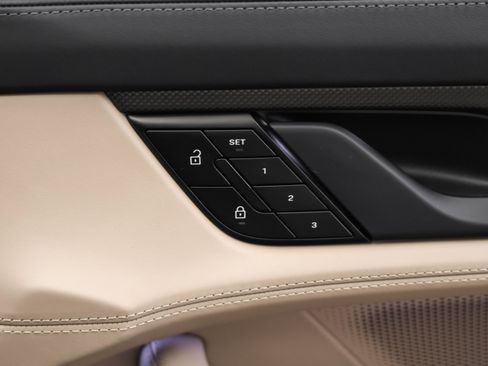 Used 2023 Porsche Taycan GTS image 23