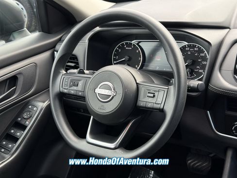 Used 2024 Nissan Rogue S AWD/4WD image 16
