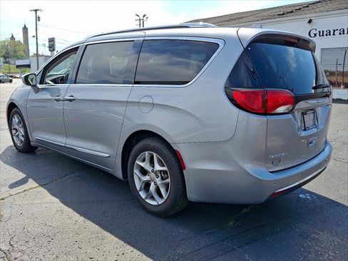 Used 2020 Chrysler Pacifica Limited FWD image 14