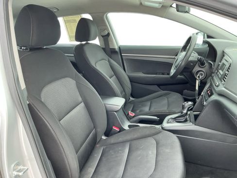 Used 2018 Hyundai Elantra SE w/ Cargo Package image 13