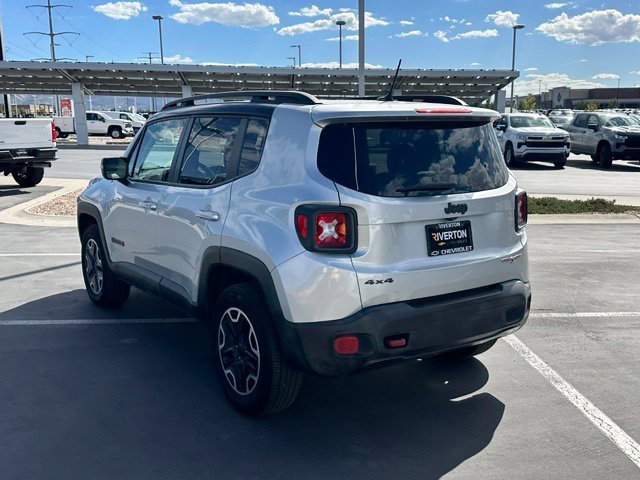 Used 2016 Jeep Renegade Trailhawk w/ Premium Trailhawk Package AWD/4WD image 4