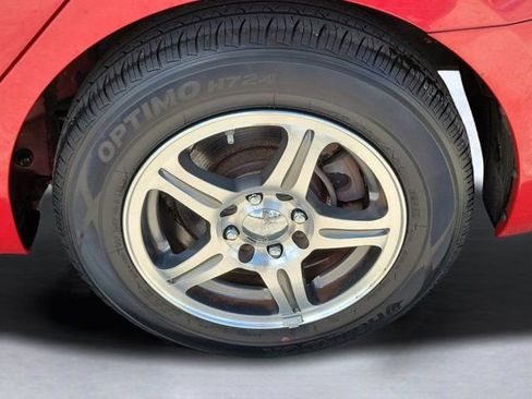 Used 2012 Hyundai Accent GLS FWD image 6