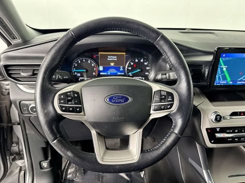 Used 2021 Ford Explorer XLT w/ Equipment Group 202A AWD/4WD image 12