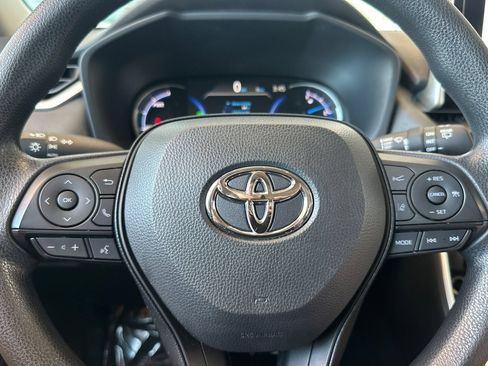 Used 2025 Toyota RAV4 XLE AWD/4WD image 26