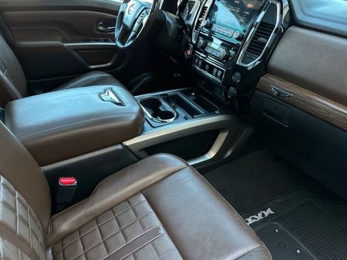 Used 2020 Nissan Titan Platinum Reserve w/ Moonroof Package RWD image 17