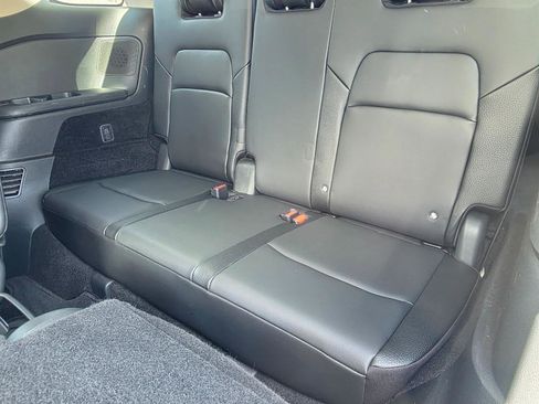 Used 2025 Nissan Pathfinder SL w/ SL Premium Package AWD/4WD image 17