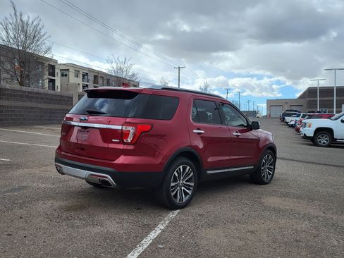 Used 2017 Ford Explorer Platinum image 5
