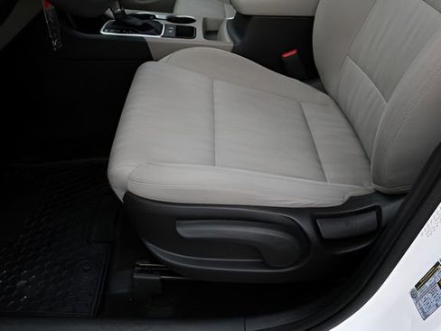 Used 2020 Kia Sportage LX image 13