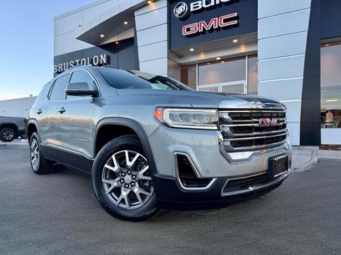 Used 2023 GMC Acadia SLE w/ Driver Convenience Package image 3