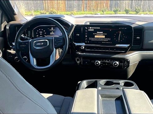 Used 2025 GMC Sierra 2500 SLE AWD/4WD image 5