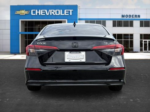 Used 2023 Honda Civic LX image 4