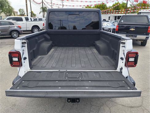 Used 2020 Jeep Gladiator Rubicon w/ LED Lighting Group AWD/4WD image 12