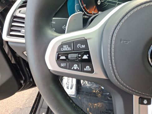 Used 2021 BMW X7 xDrive40i w/ M Sport Package AWD/4WD image 22