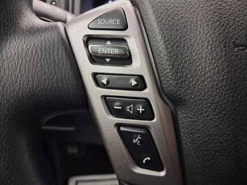 Used 2023 Nissan Titan SV image 17