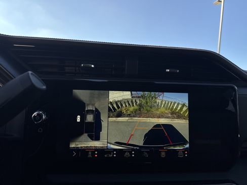 New 2026 GMC Sierra 2500 AT4 w/ AT4 Premium Plus Package image 24