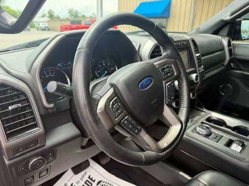 Used 2019 Ford Expedition XLT w/ Equipment Group 202A RWD image 12