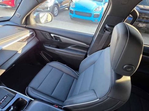 Used 2025 Buick Enclave Preferred image 22