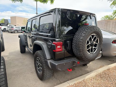 Used 2025 Jeep Wrangler Unlimited Rubicon image 12