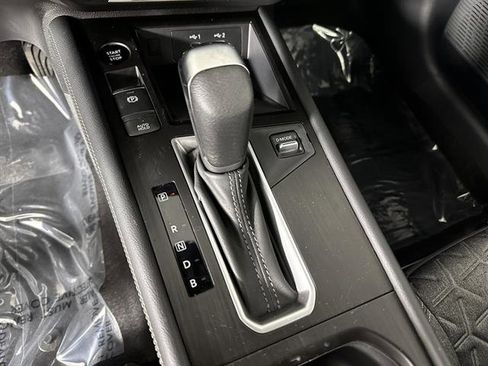 New 2025 Nissan Kicks SV w/ Illumination Package image 32