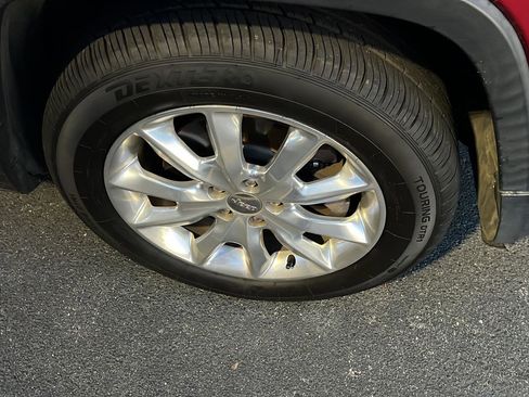 Used 2017 Jeep Cherokee Limited image 7