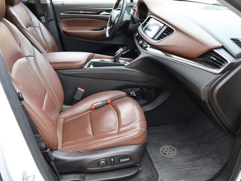 Used 2018 Buick Enclave Avenir w/ Avenir Technology Package image 18