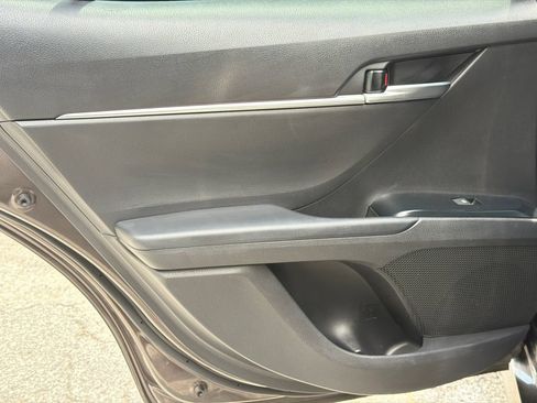 Used 2019 Toyota Camry LE FWD image 19