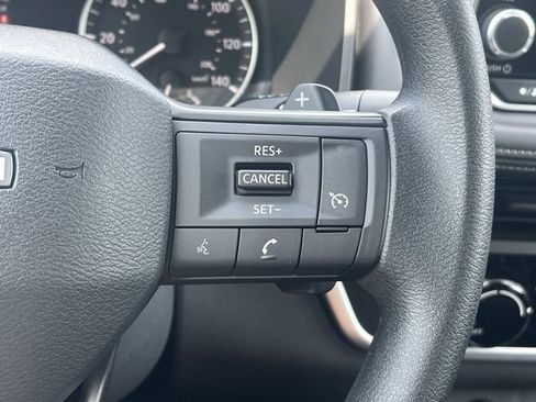 Used 2025 Nissan Rogue S FWD image 27