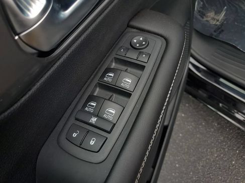 New 2026 Chrysler Pacifica Select w/ S Appearance Package FWD image 20