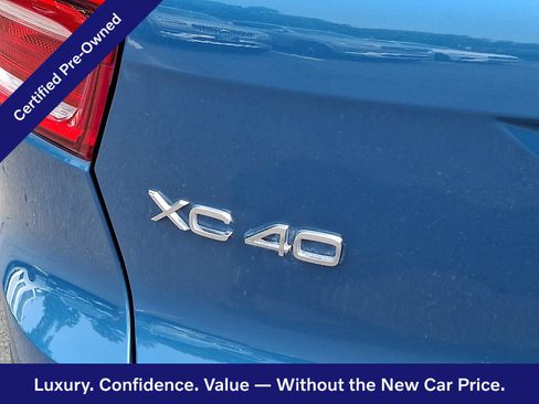 Certified 2023 Volvo XC40 B5 Ultimate w/ Protection Package Premier AWD/4WD image 31