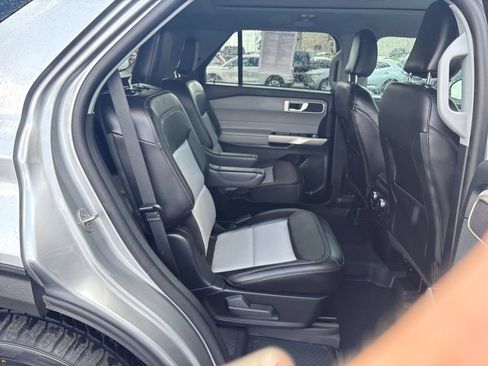 Used 2023 Ford Explorer XLT w/ Equipment Group 202A RWD image 23