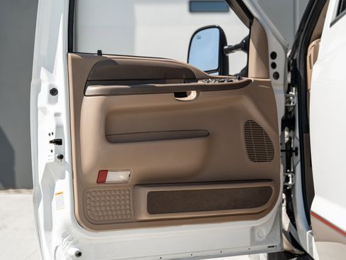 Used 1999 Ford F350 4x4 Crew Cab DRW Super Duty image 24